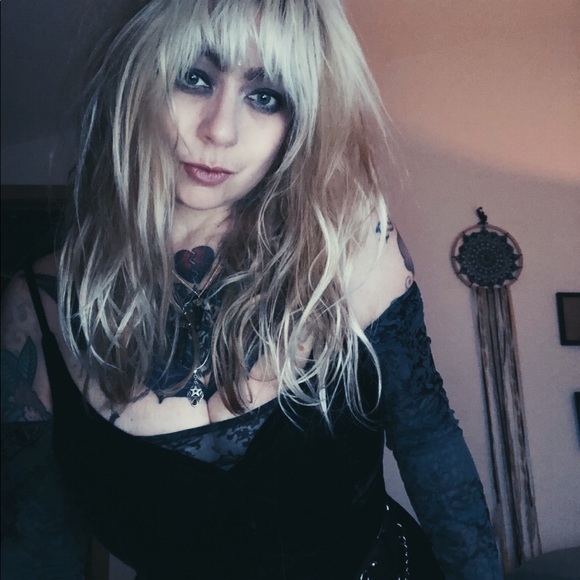 Meet Your Posh Ambassador, Jessica! Since '12 - Picture 3 of 6